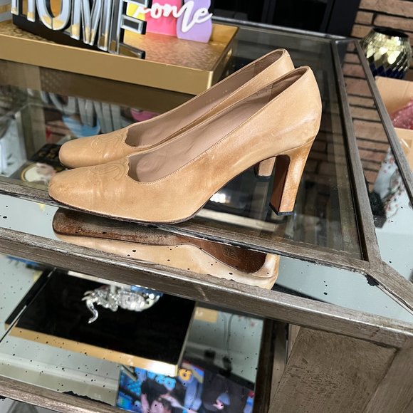 Authentic Vintage Chanel leather heels taupe/nude - Picture 11 of 11